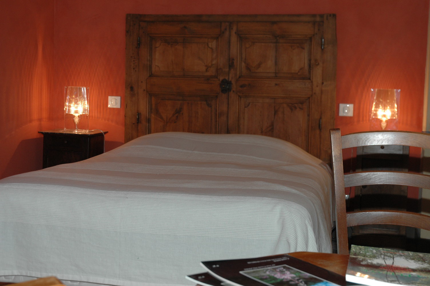 cote cour chambre lit double